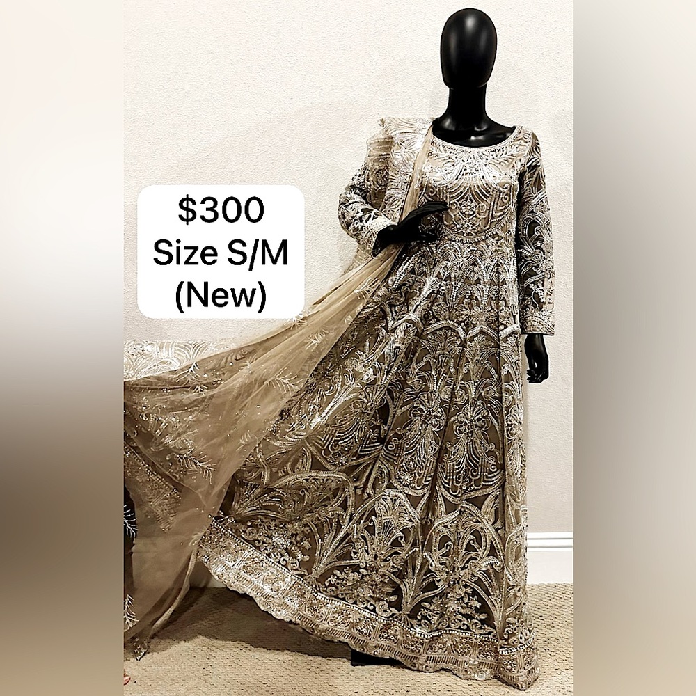 Pakistani Women Clothes